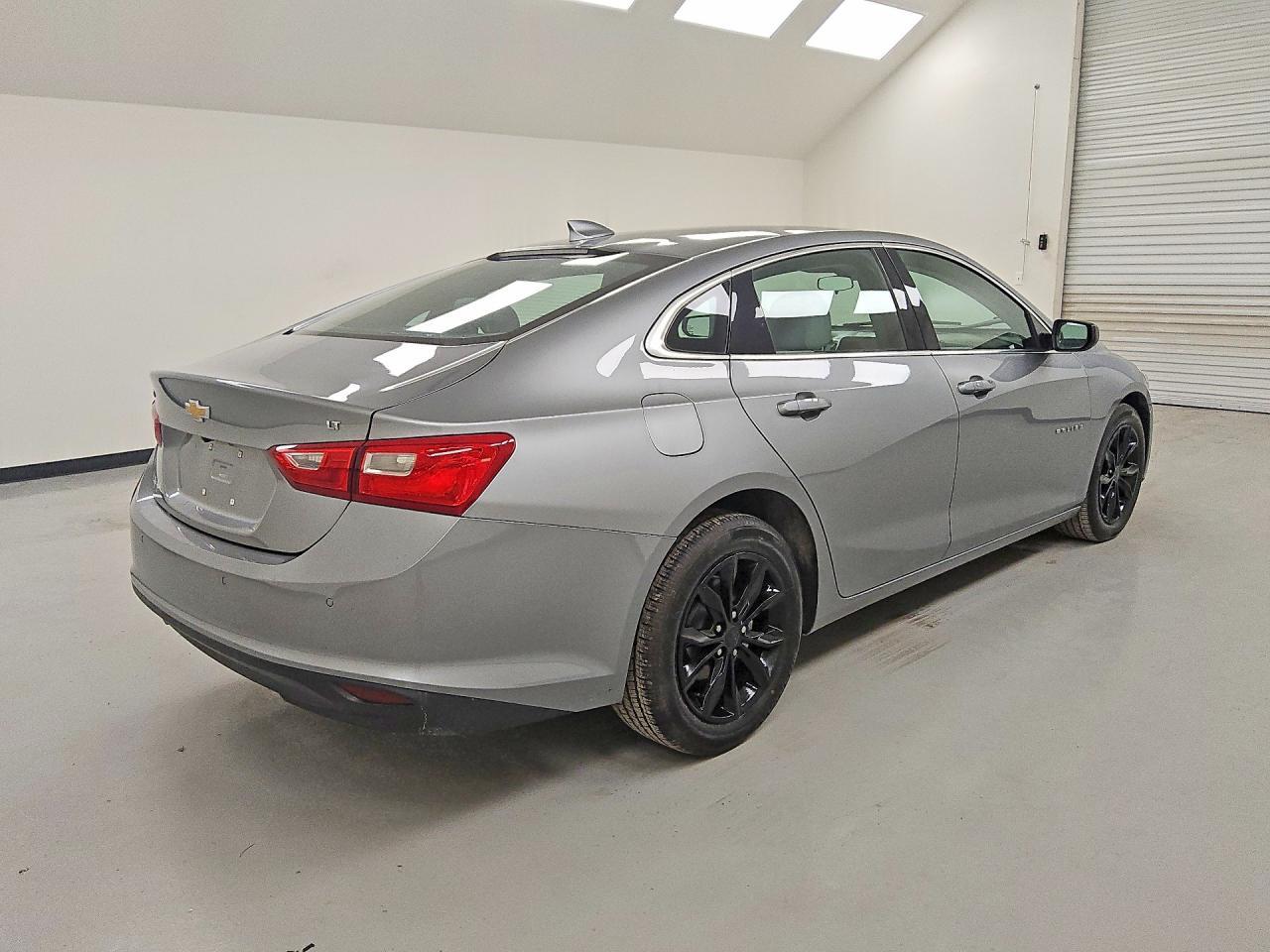 2025 Chevrolet Malibu Lt - Image 3