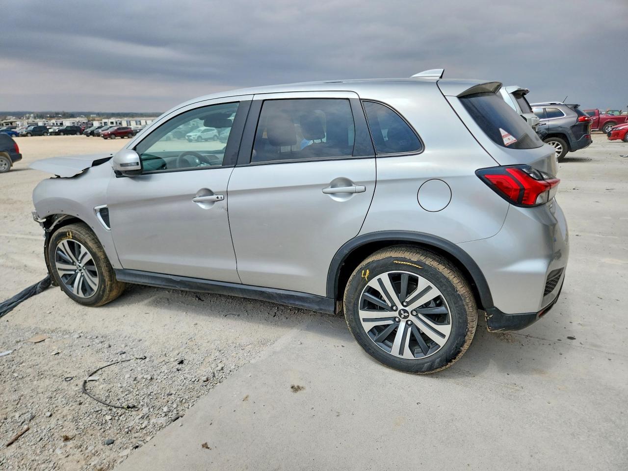 2023 Mitsubishi Outlander Sport S - Фото 2