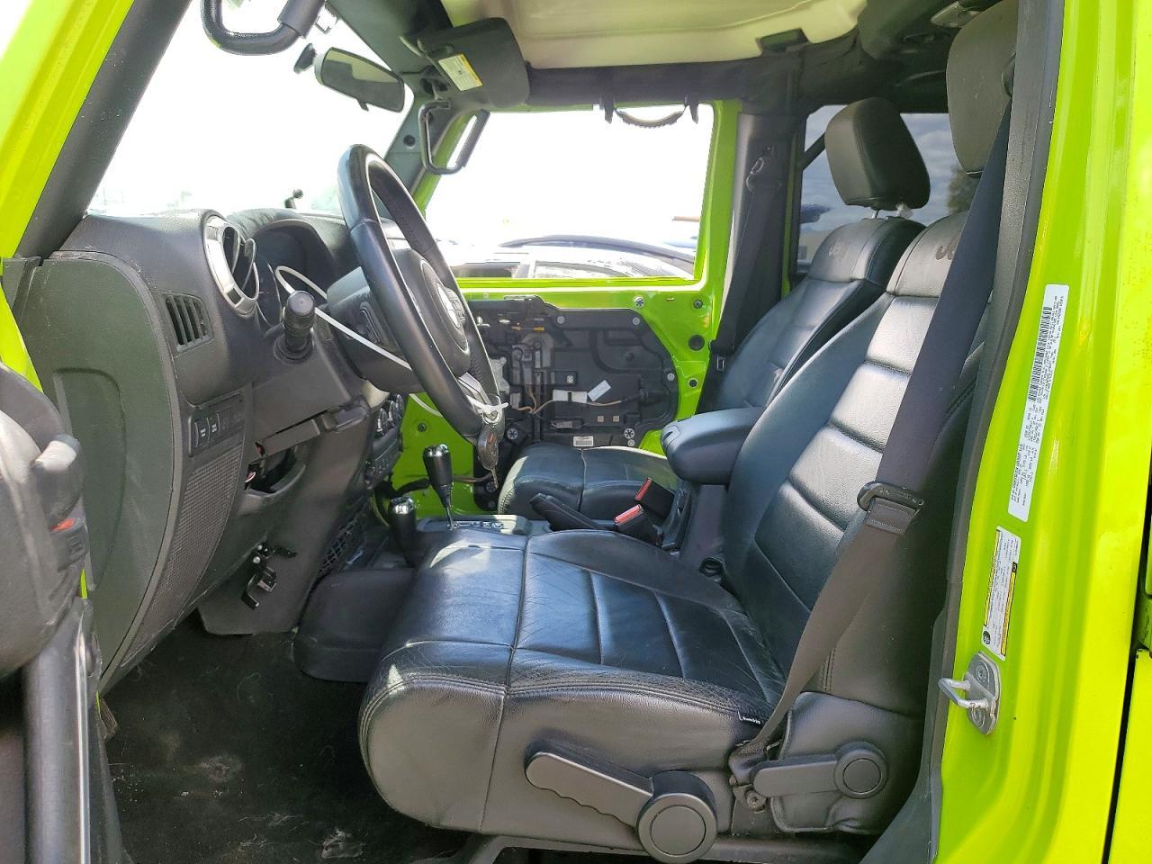 2012 Jeep Wrangler Unlimited Rubicon - Image 7
