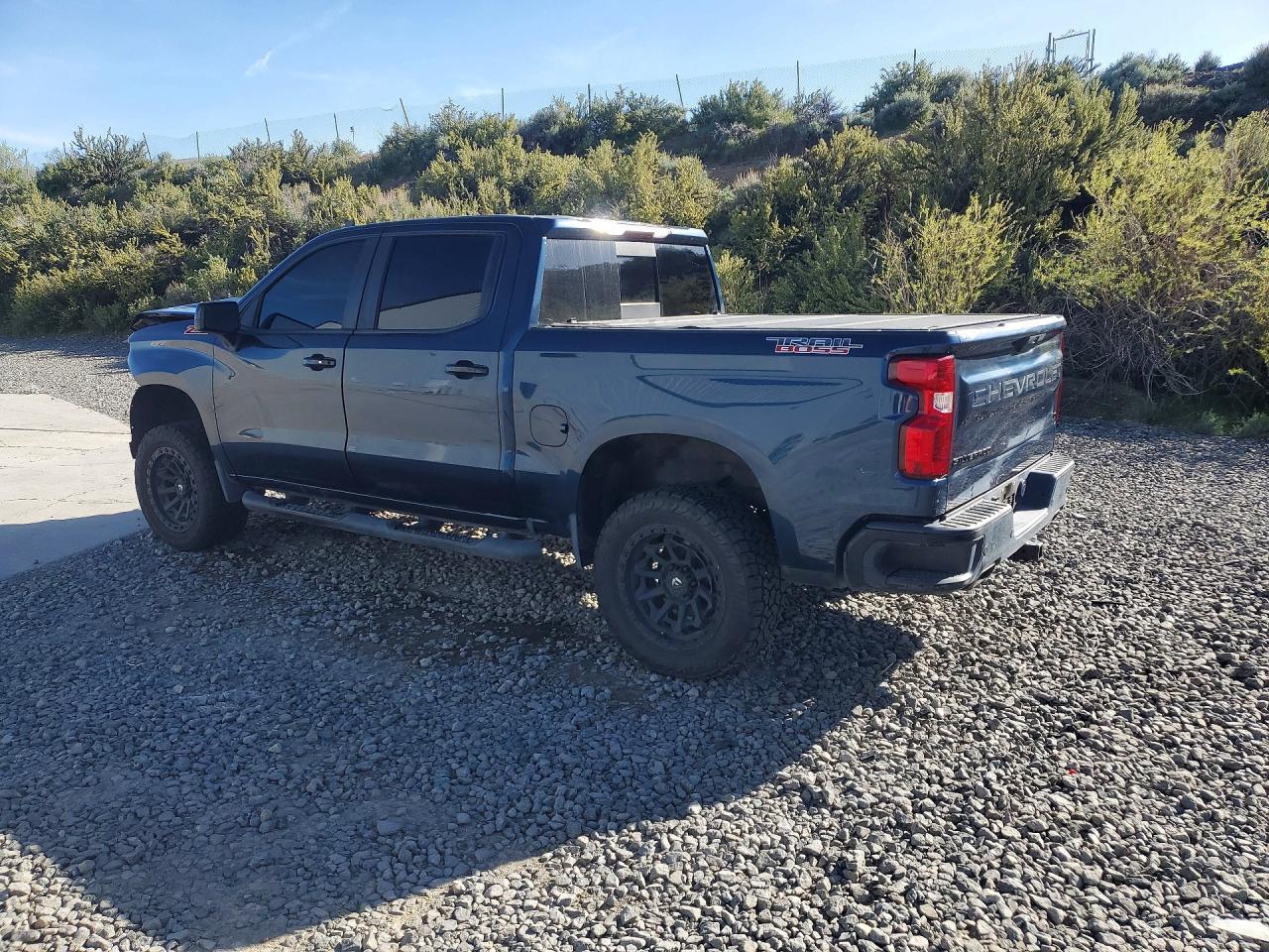 2020 Chevrolet Silverado K1500 Lt Trail Boss - Фото 2