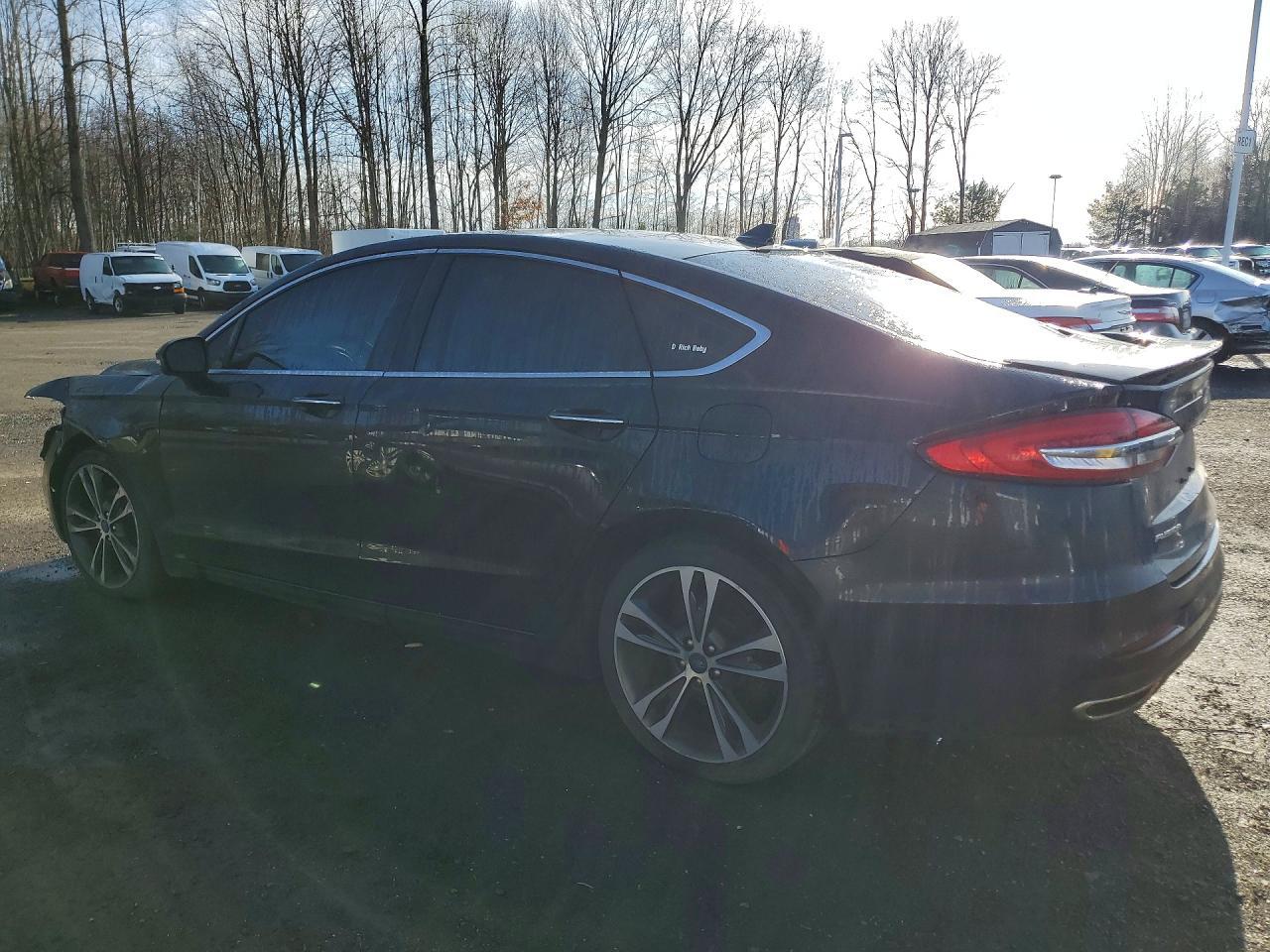 2019 Ford Fusion Titanium - Image 2