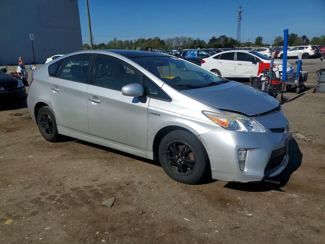 2014 Toyota Prius Three - Фото 4