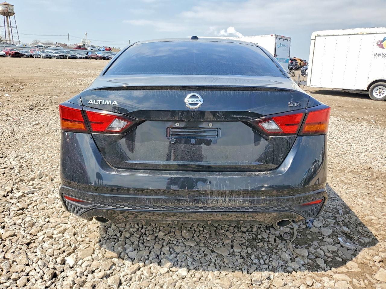 2022 Nissan Altima 2.5 Sr - Image 6