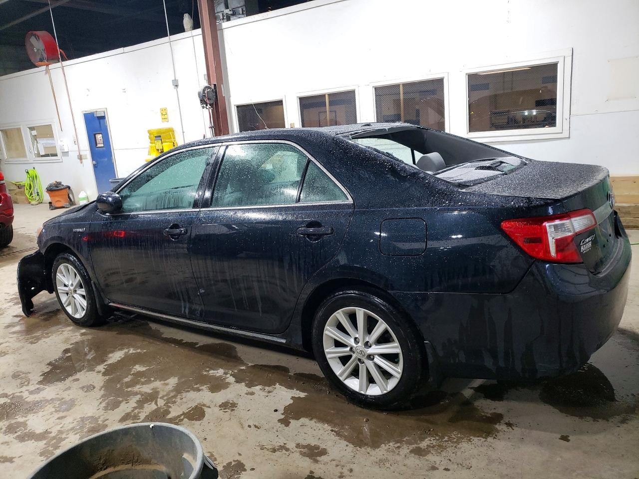 2012 Toyota Camry Hybrid Xle - Фото 2