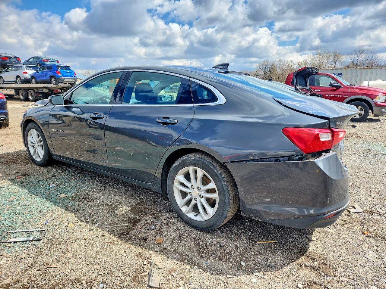2018 Chevrolet Malibu Lt - Image 2