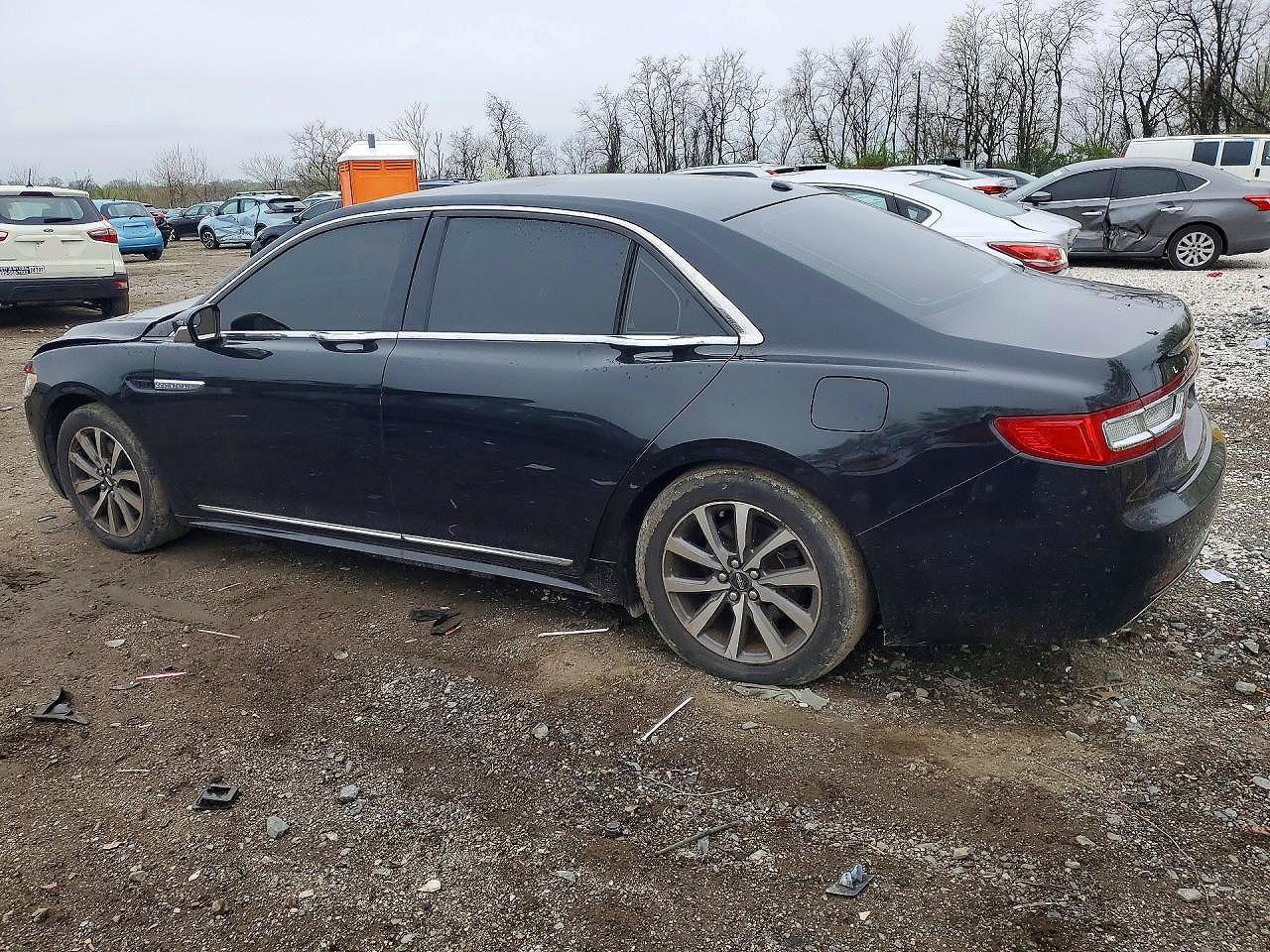 2017 Lincoln Continental Premiere - Image 2