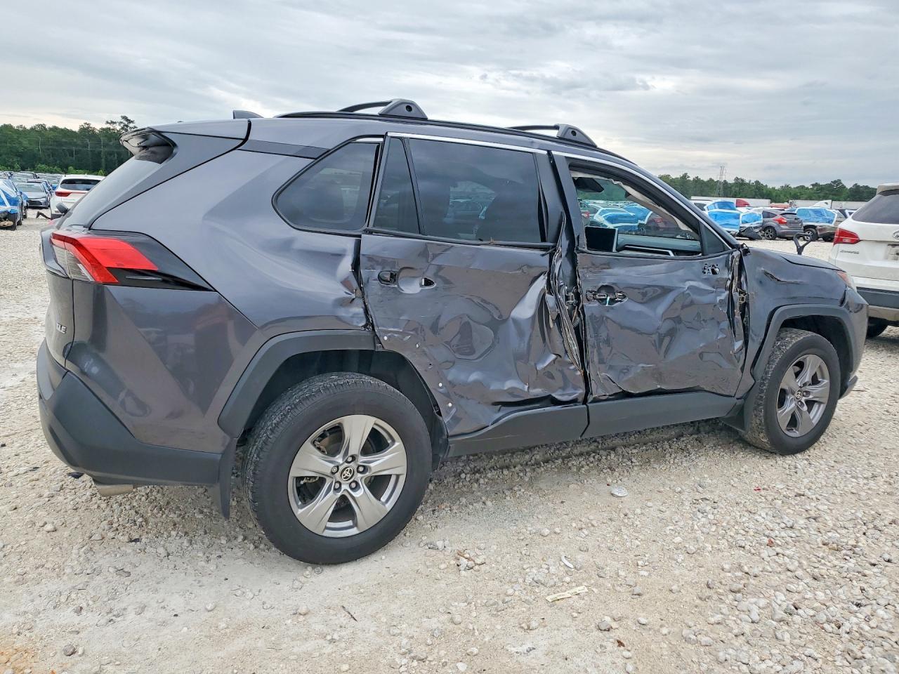 2024 Toyota Rav4 Xle - Фото 3