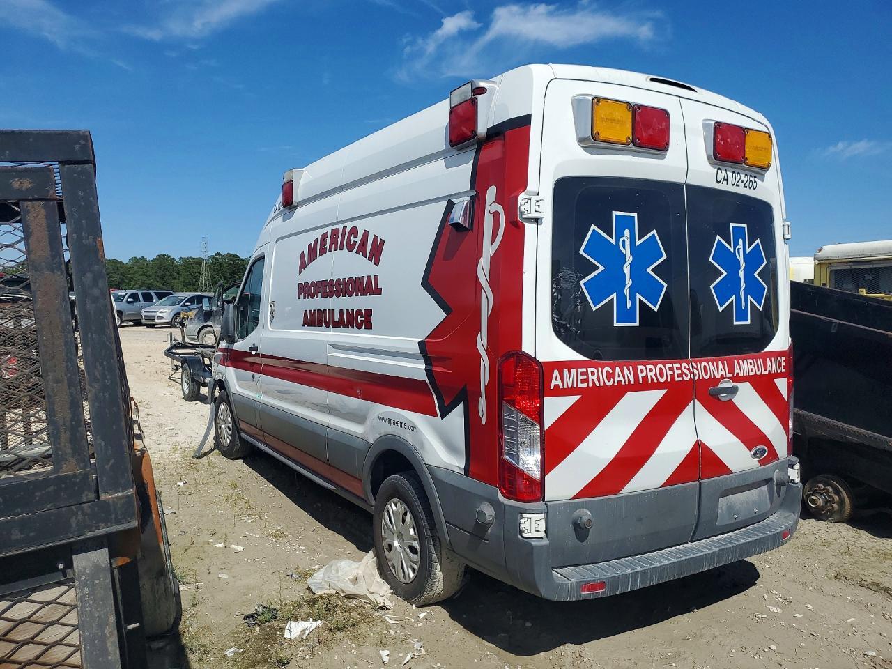 2015 Ford Transit Ambulance - Фото 2