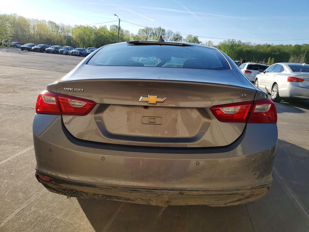 2018 Chevrolet Malibu Lt - Image 6