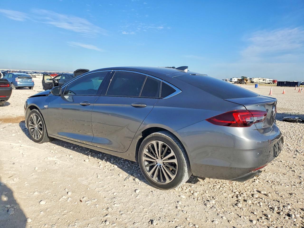 2020 Buick Regal Essence - Image 2