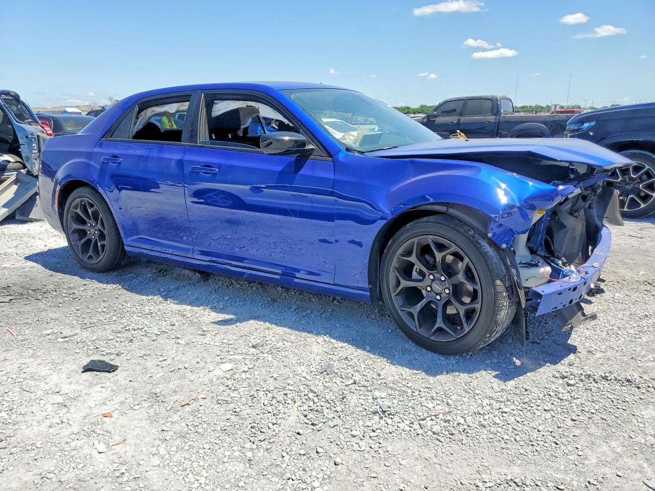 2020 Chrysler 300 Touring - Image 4