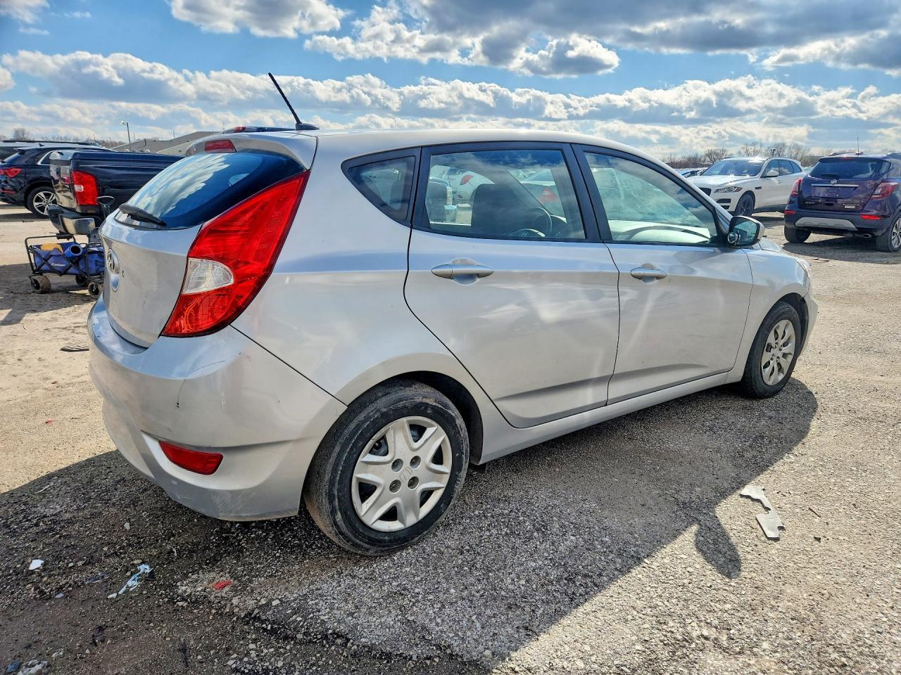 2017 Hyundai Accent Se - Фото 3