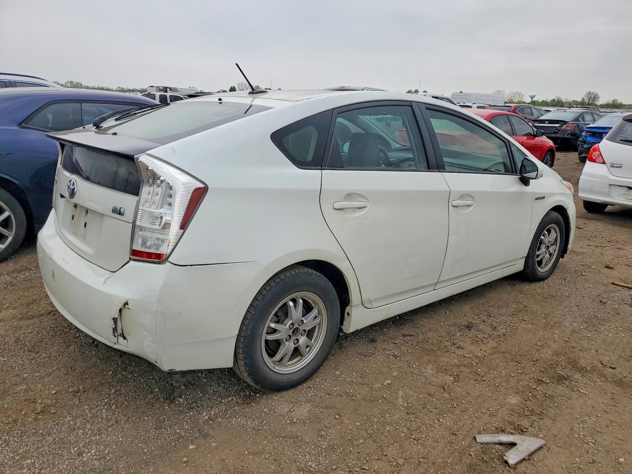 2011 Toyota Prius Two - Фото 3