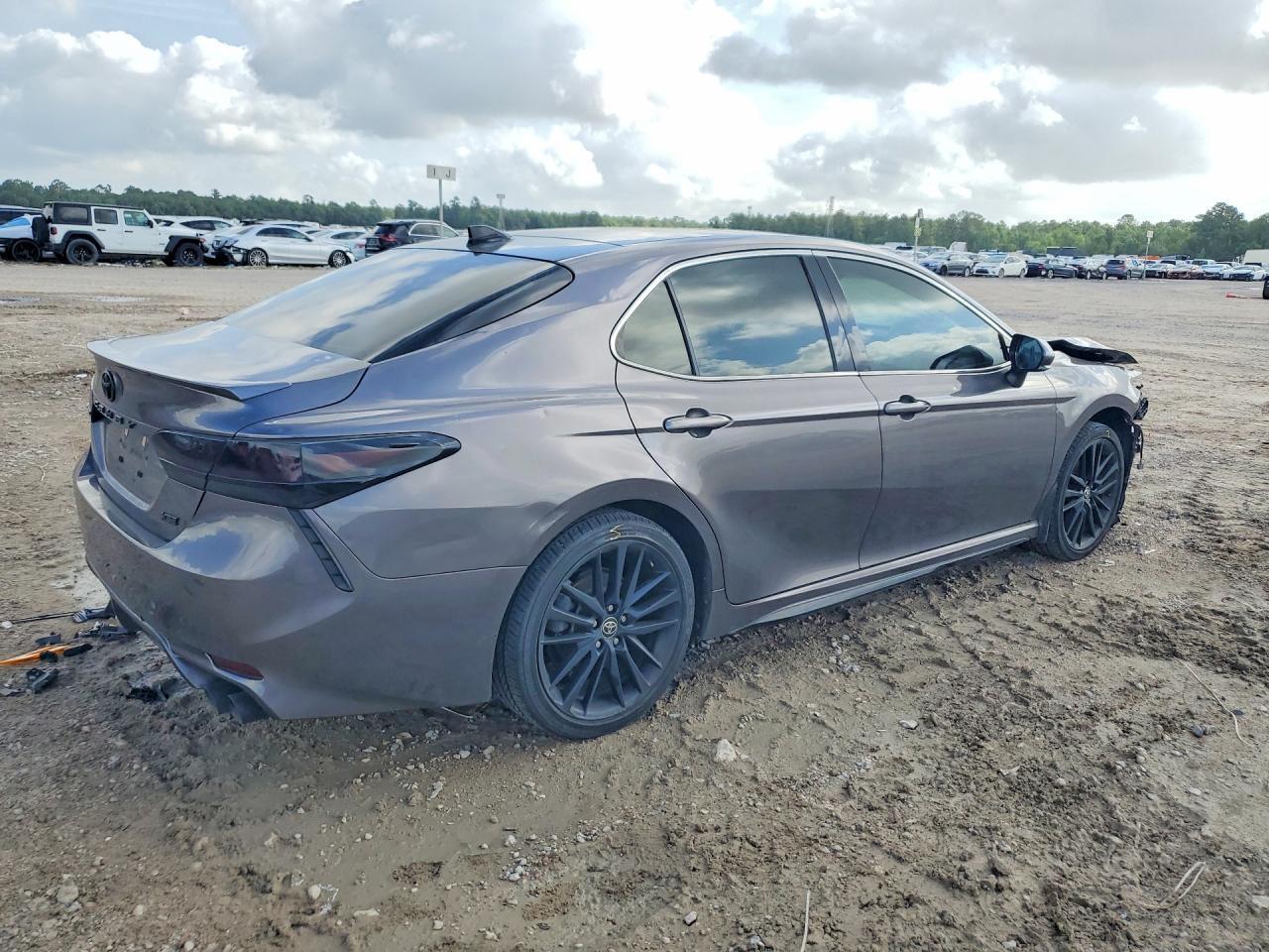 2023 Toyota Camry Xse - Фото 3