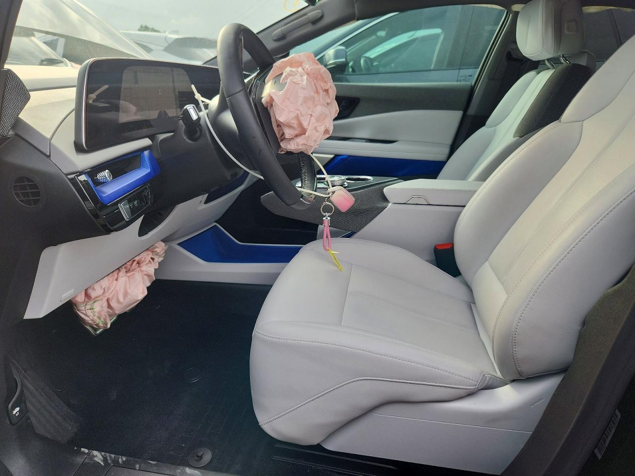 2025 Cadillac Optiq Sport - Фото 7