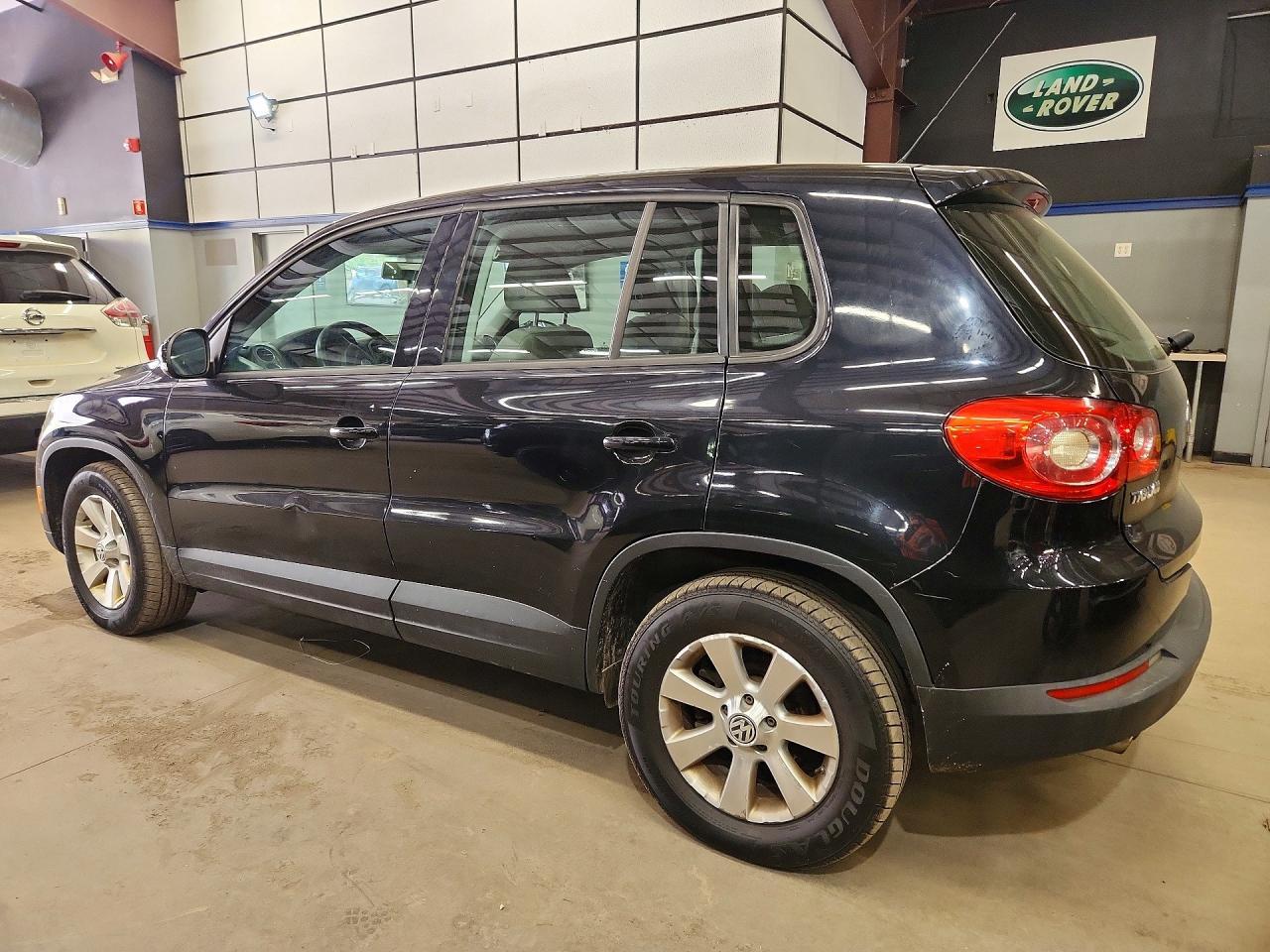 2010 Volkswagen Tiguan Se - Image 2