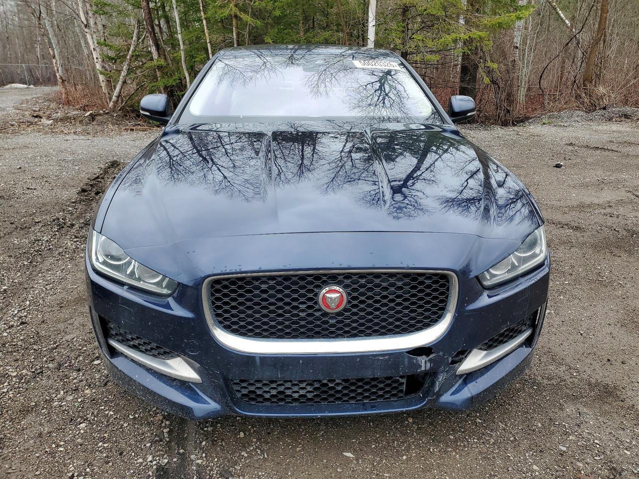 2017 Jaguar Xe Premium - Фото 5