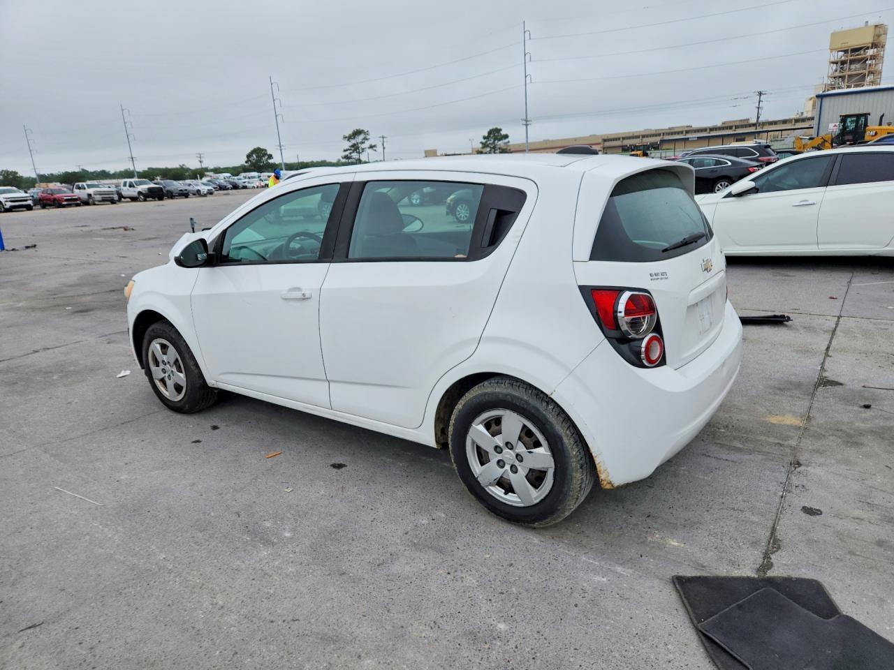 2016 Chevrolet Sonic Ls - Image 2