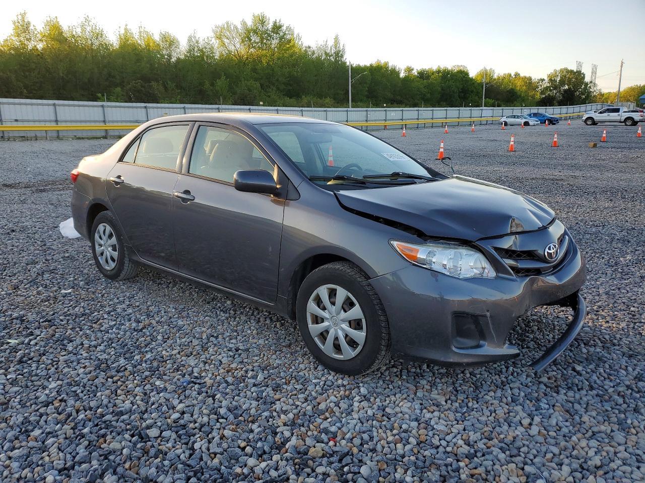 2011 Toyota Corolla Le - Image 4
