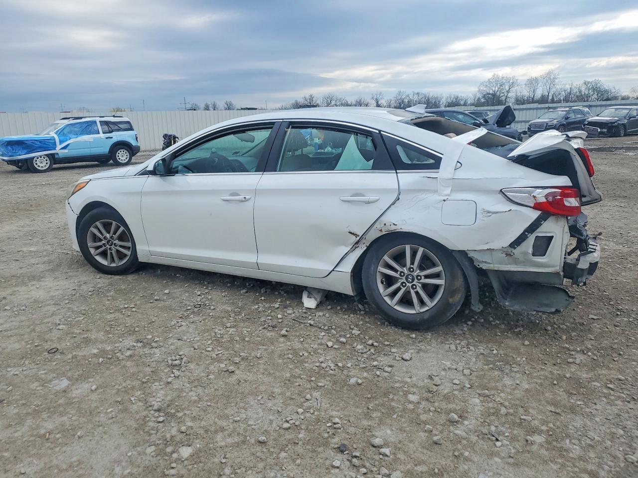 2016 Hyundai Sonata Se - Фото 2