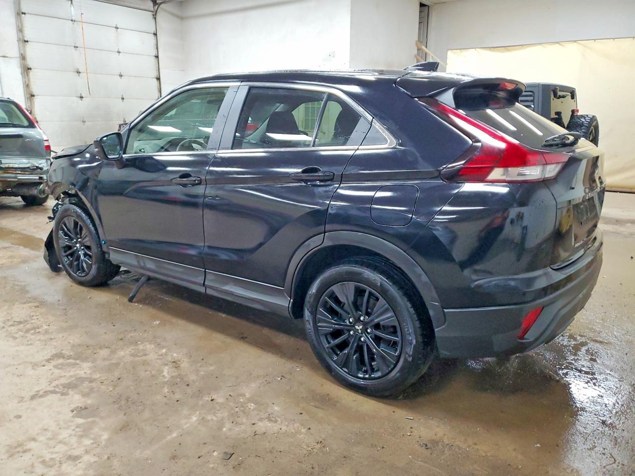 2022 Mitsubishi Eclipse Cross Le - Image 2