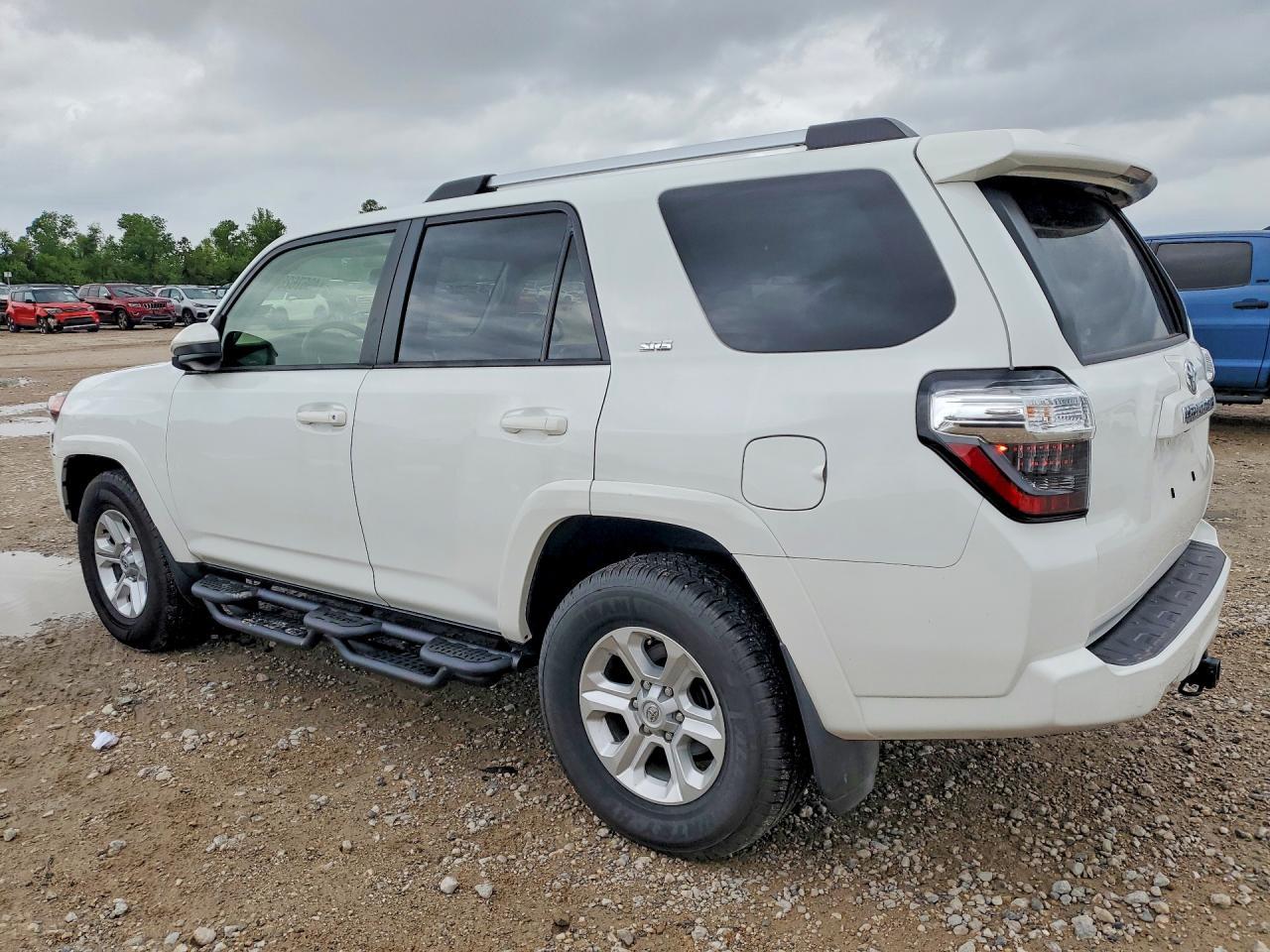 2024 Toyota 4Runner Sr5 - Фото 2