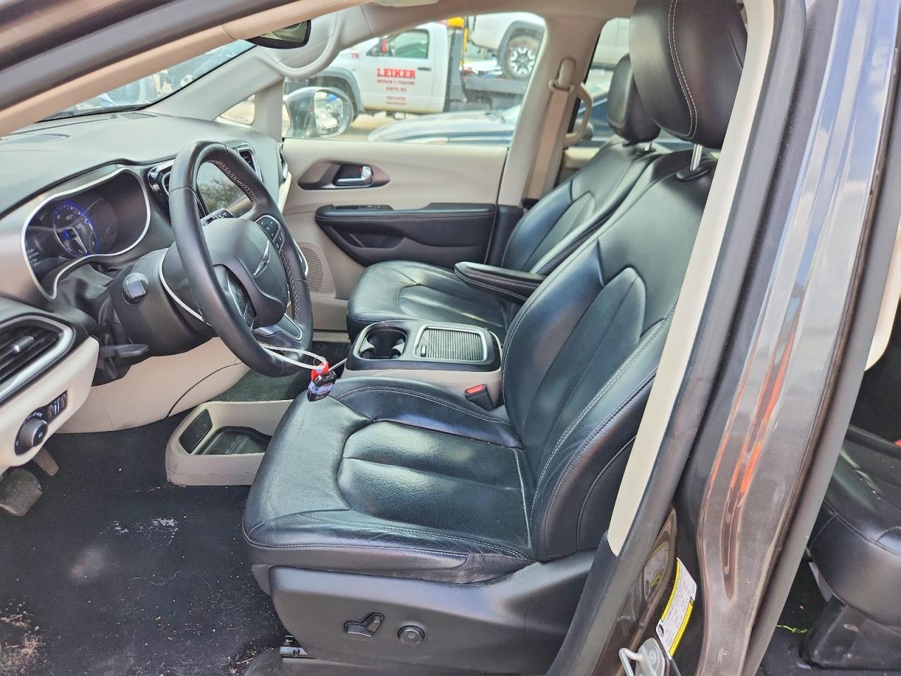2022 Chrysler Pacifica Touring L - Фото 7