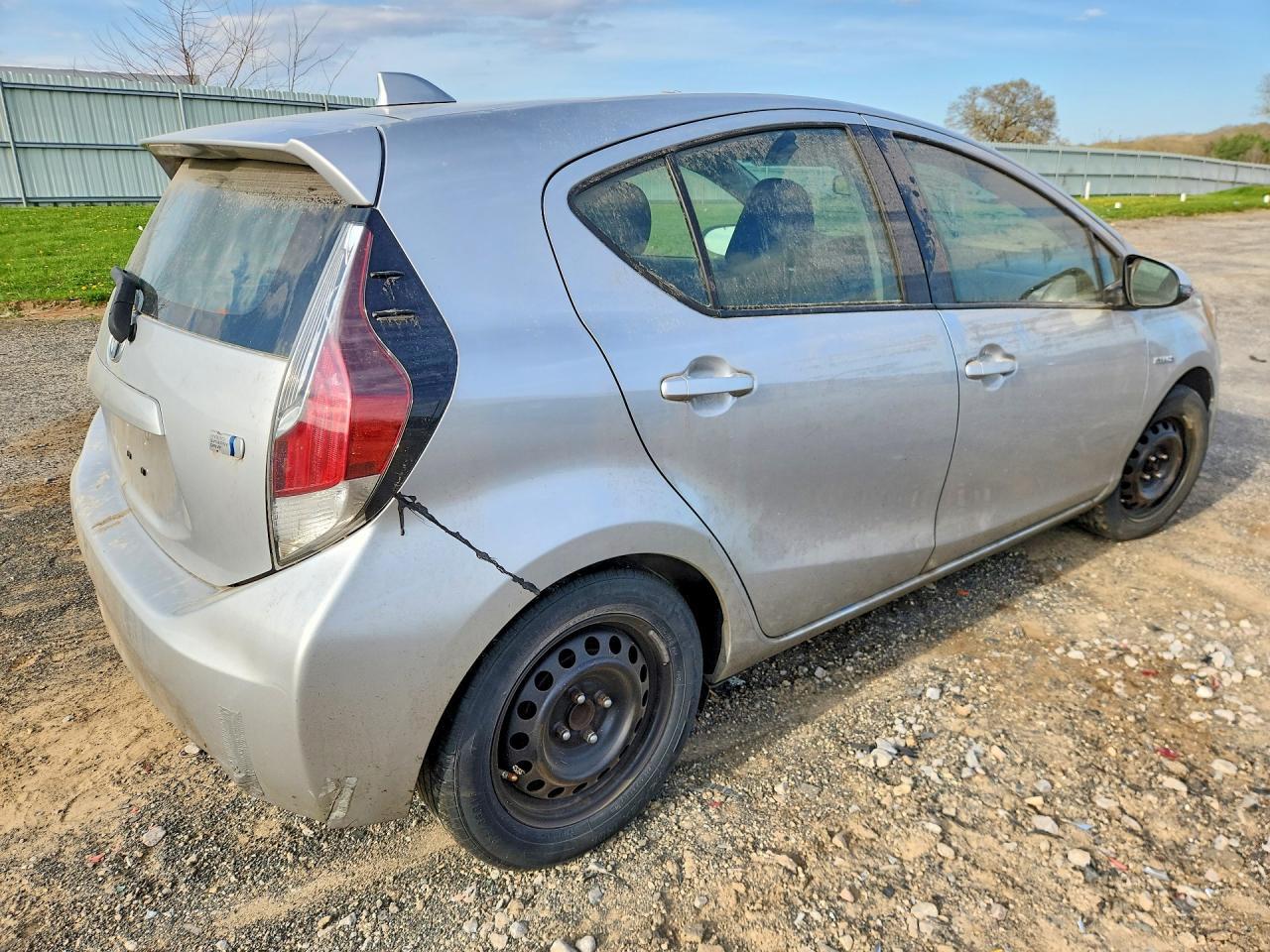 2016 Toyota Prius C Two - Фото 3