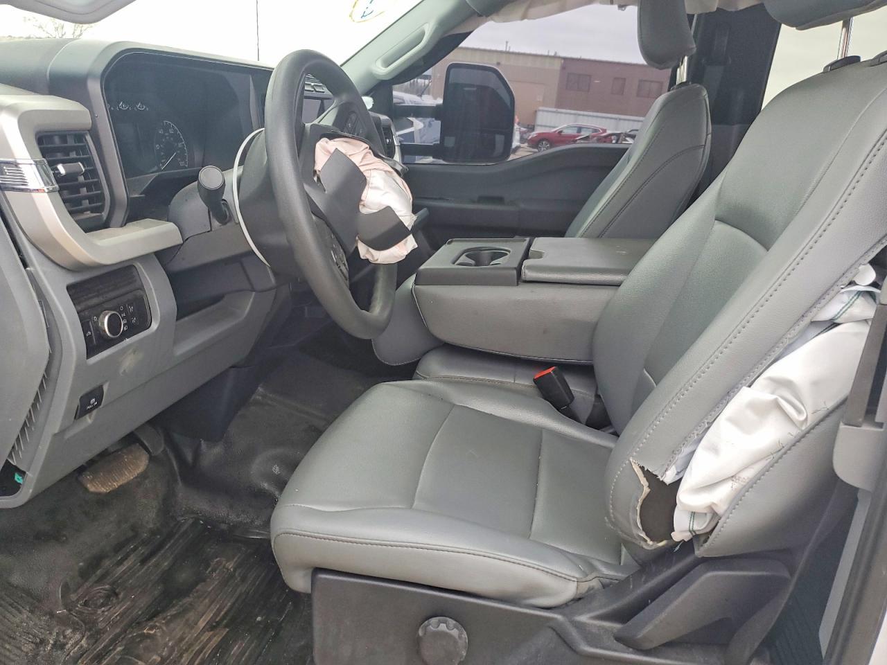 2024 Ford F250 Super Duty - Фото 7