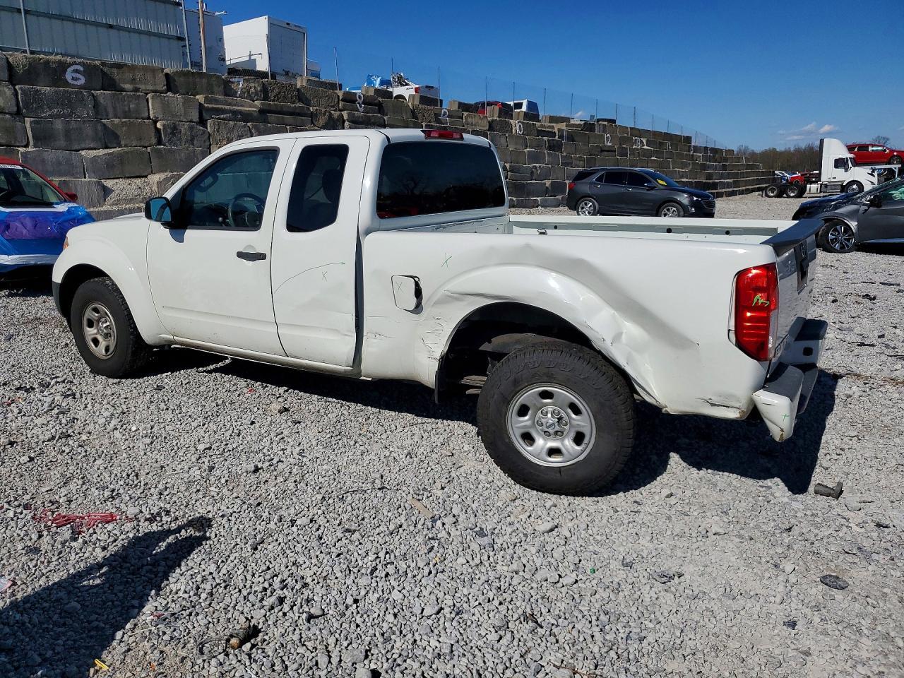 2017 Nissan Frontier S - Фото 2