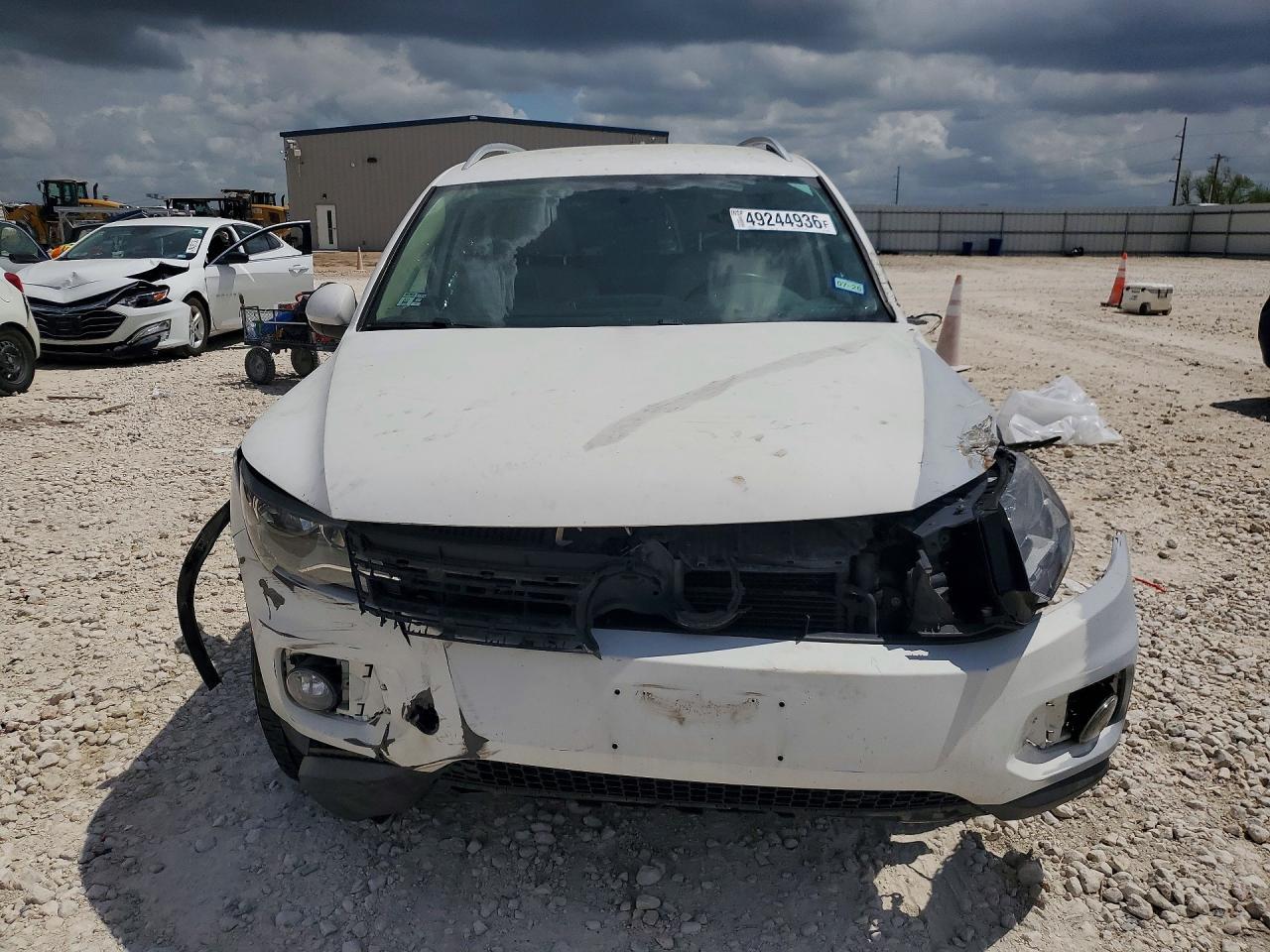 2013 Volkswagen Tiguan S - Фото 5