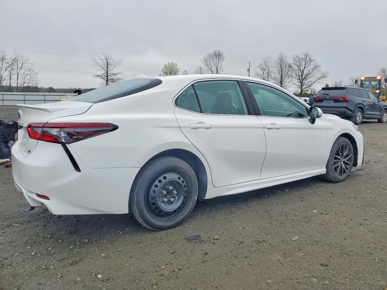 2023 Toyota Camry Se - Image 3