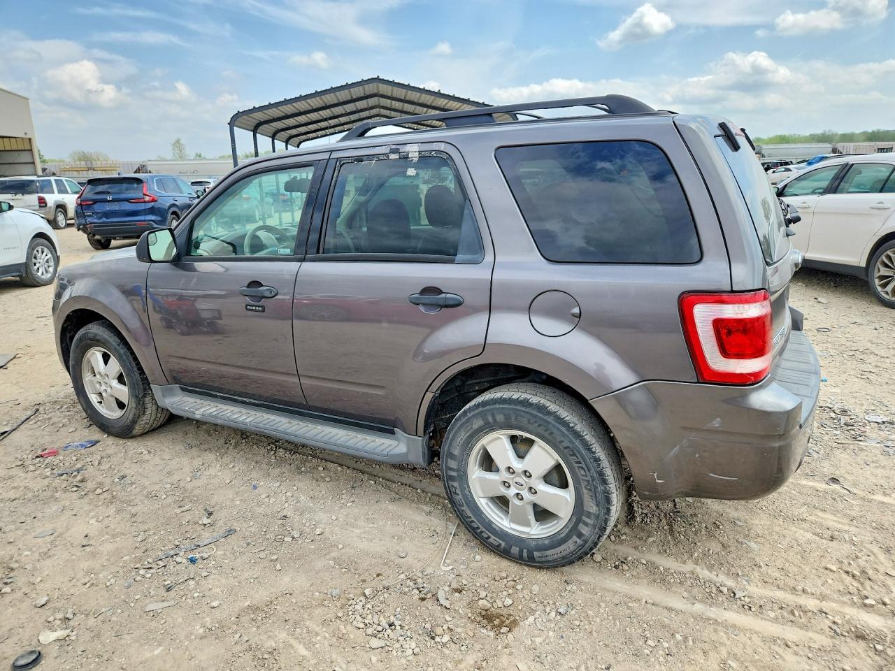 2011 Ford Escape Xlt - Фото 2