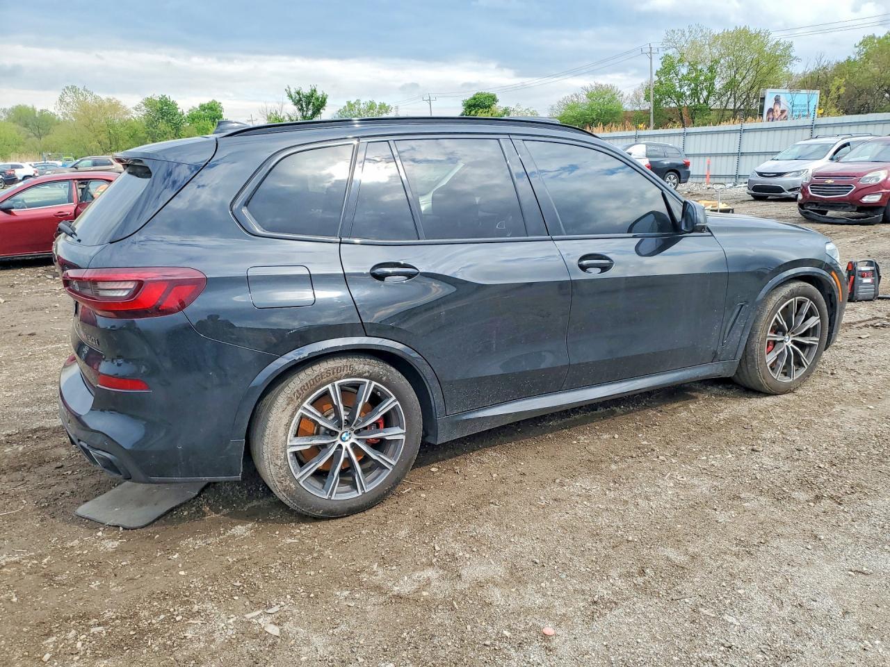 2021 BMW X5 M50I - Фото 3