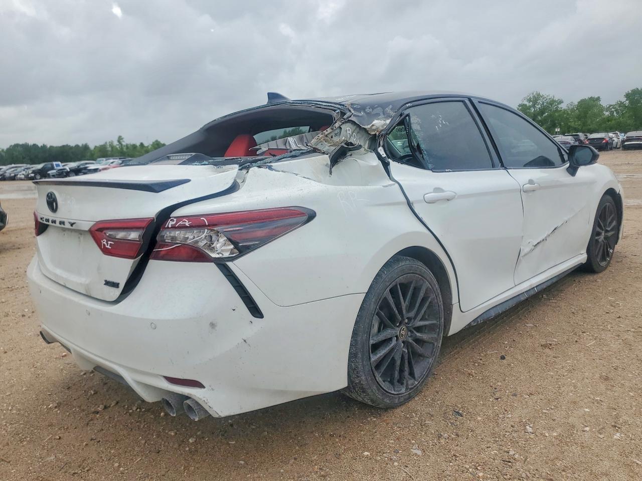 2021 Toyota Camry Xse V6 - Image 3