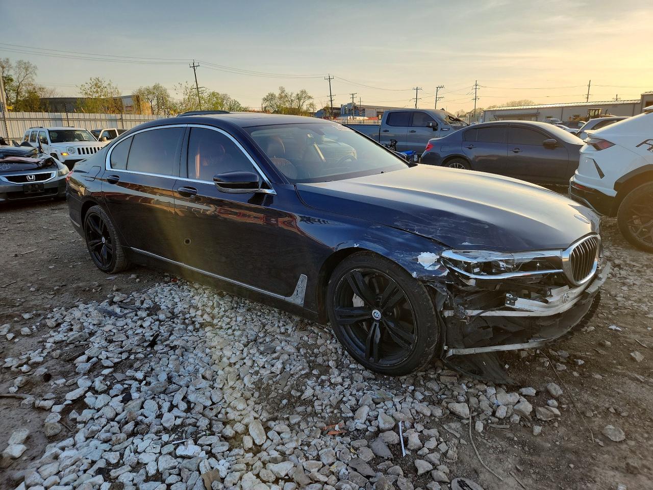 2016 BMW 750 Xi - Image 4