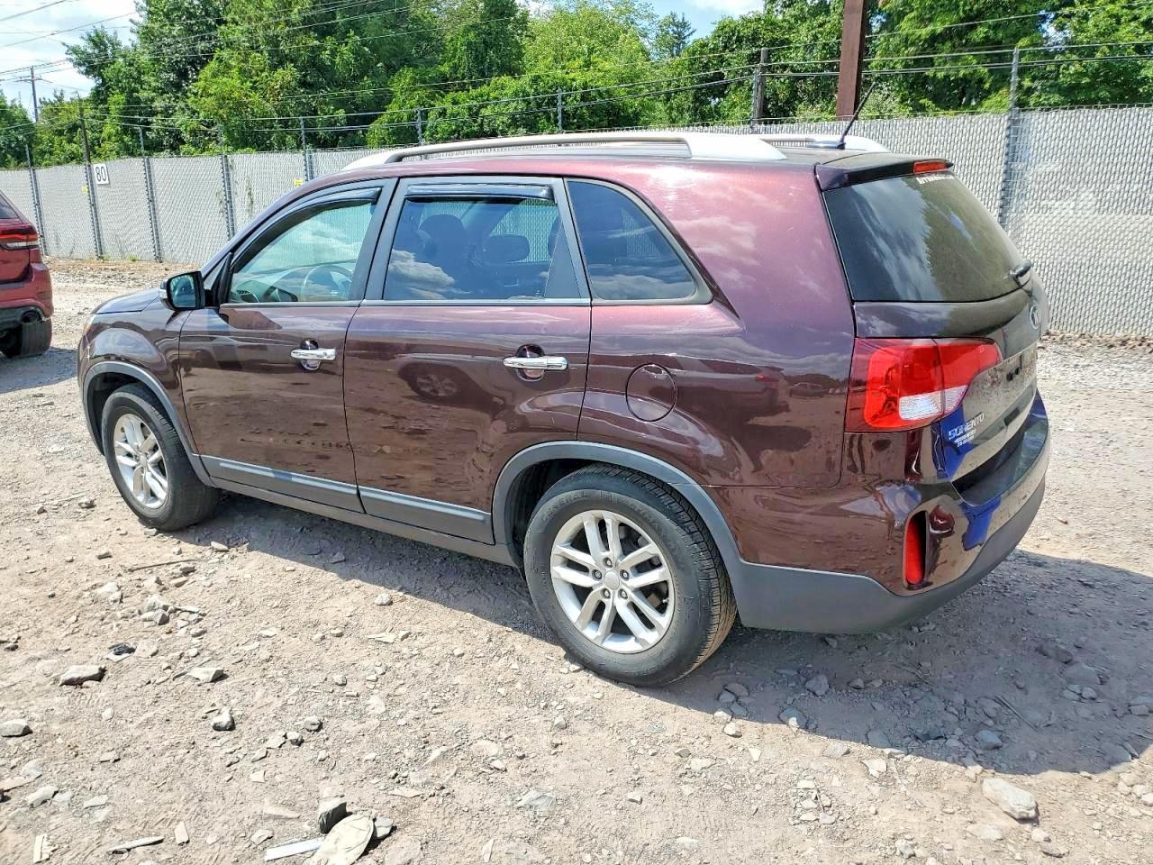2015 Kia Sorento Lx - Image 2