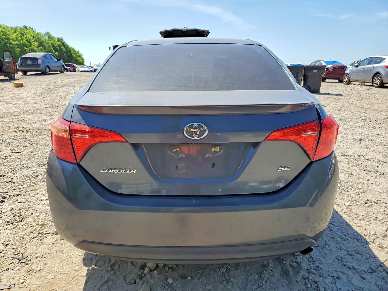 2017 Toyota Corolla Se - Фото 6