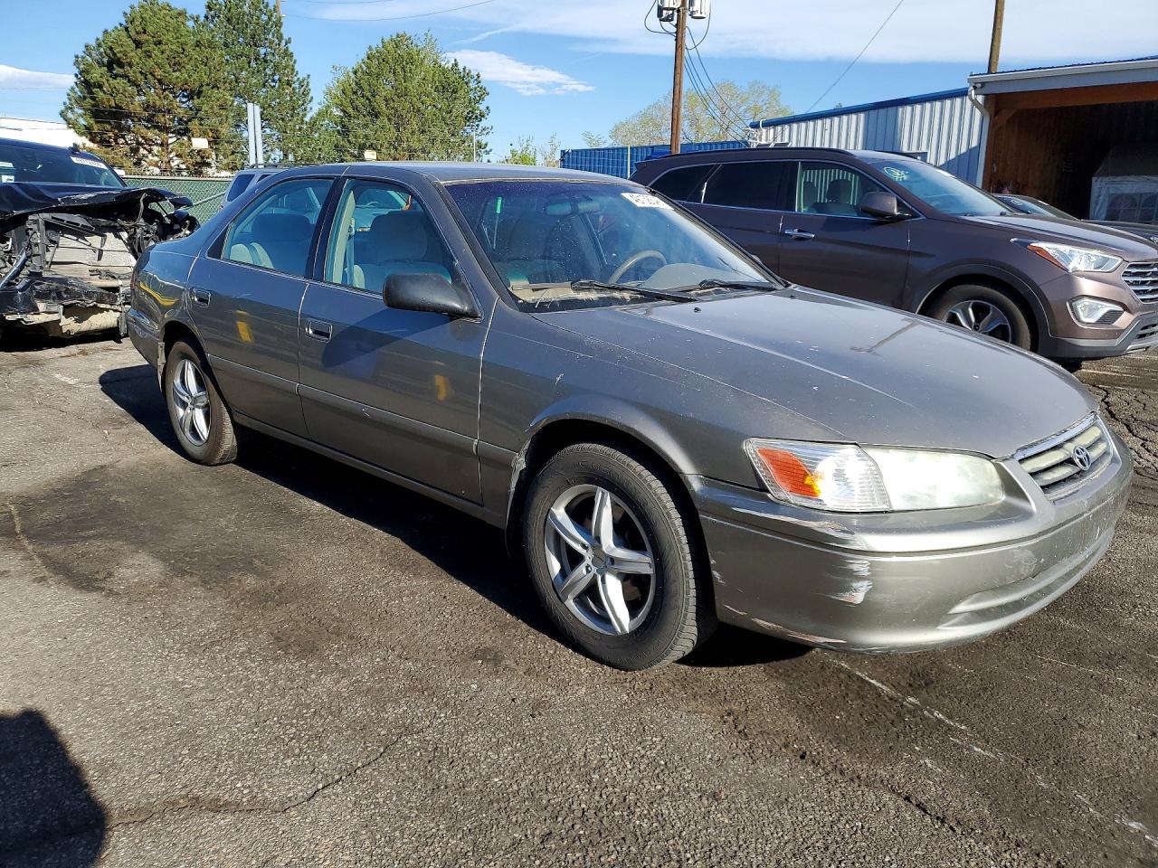 2001 Toyota Camry Ce - Фото 4