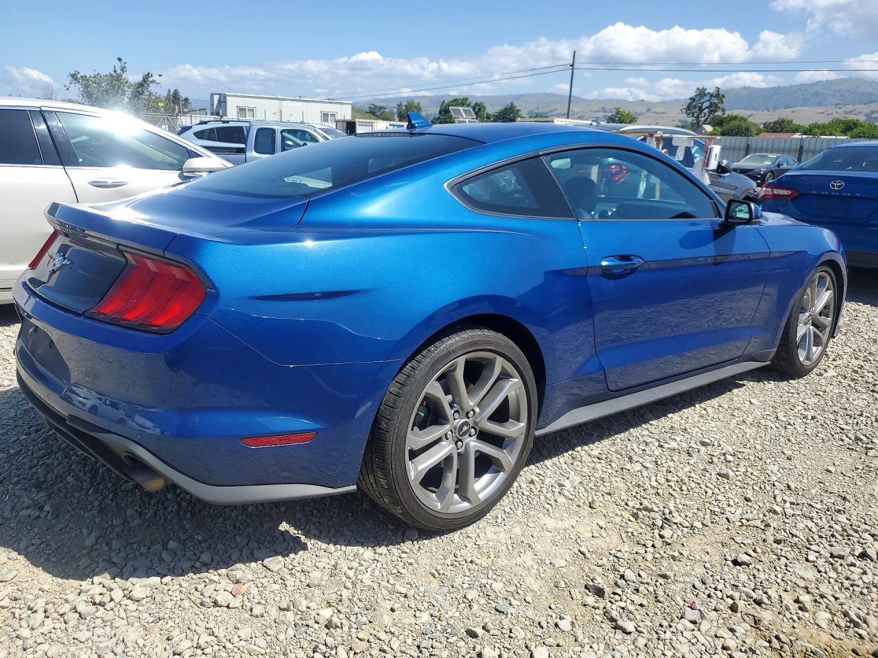 2022 Ford Mustang - Фото 3
