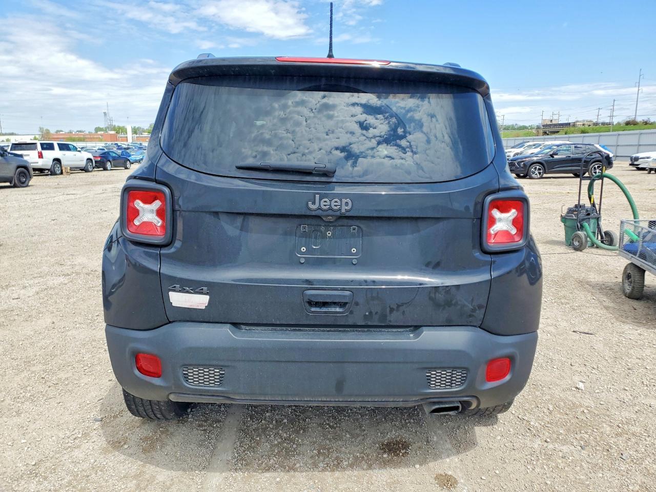 2021 Jeep Renegade Latitude - Фото 6