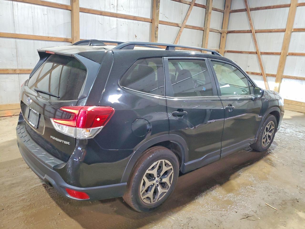 2020 Subaru Forester Premium - Фото 3