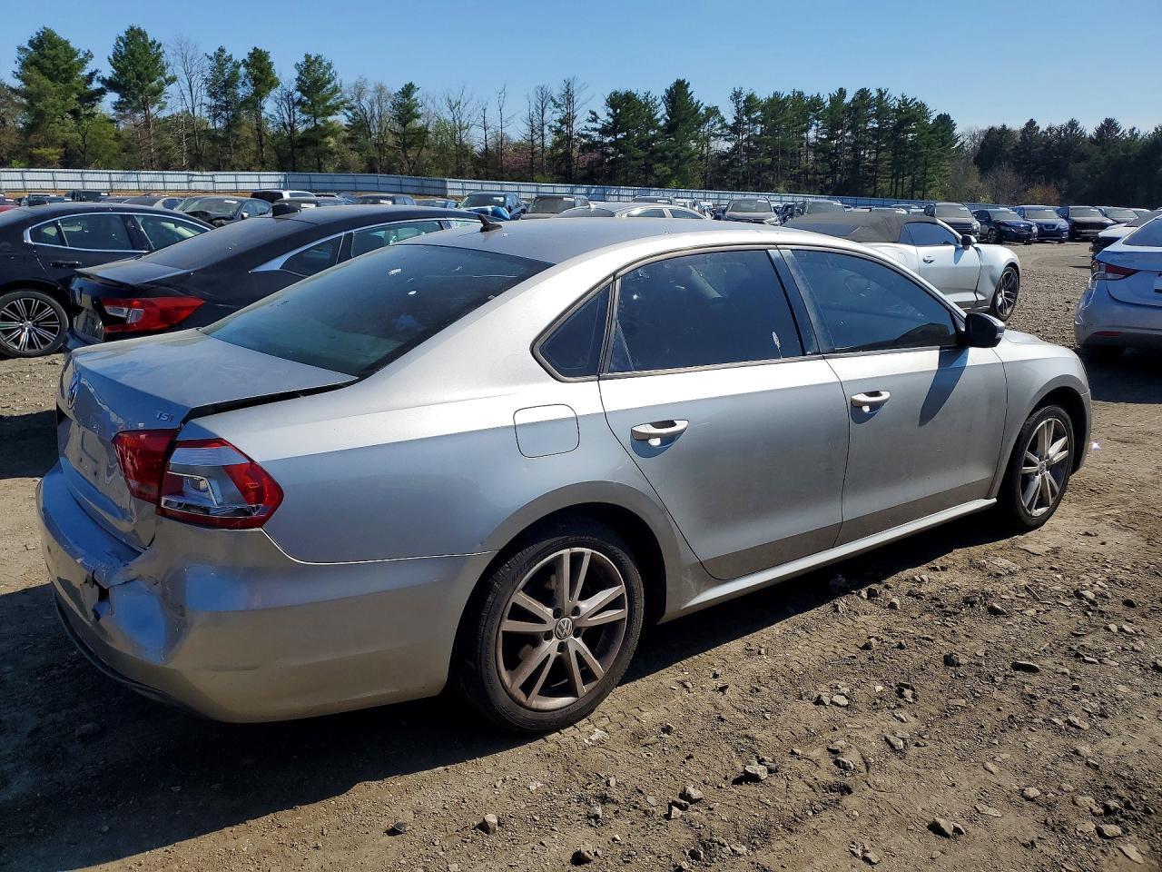 2014 Volkswagen Passat S - Image 3