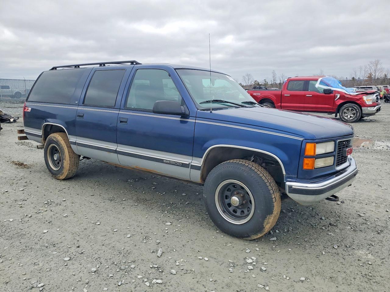 1997 GMC Suburban K1500 - Image 4