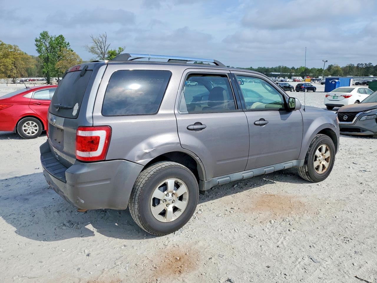 2010 Ford Escape - Фото 3