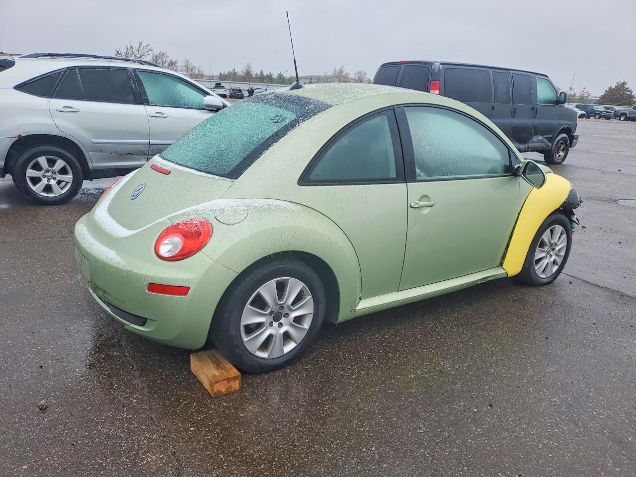 2008 Volkswagen New Beetle S - Image 3