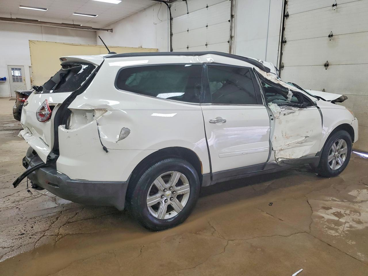 2012 Chevrolet Traverse Lt - Image 3