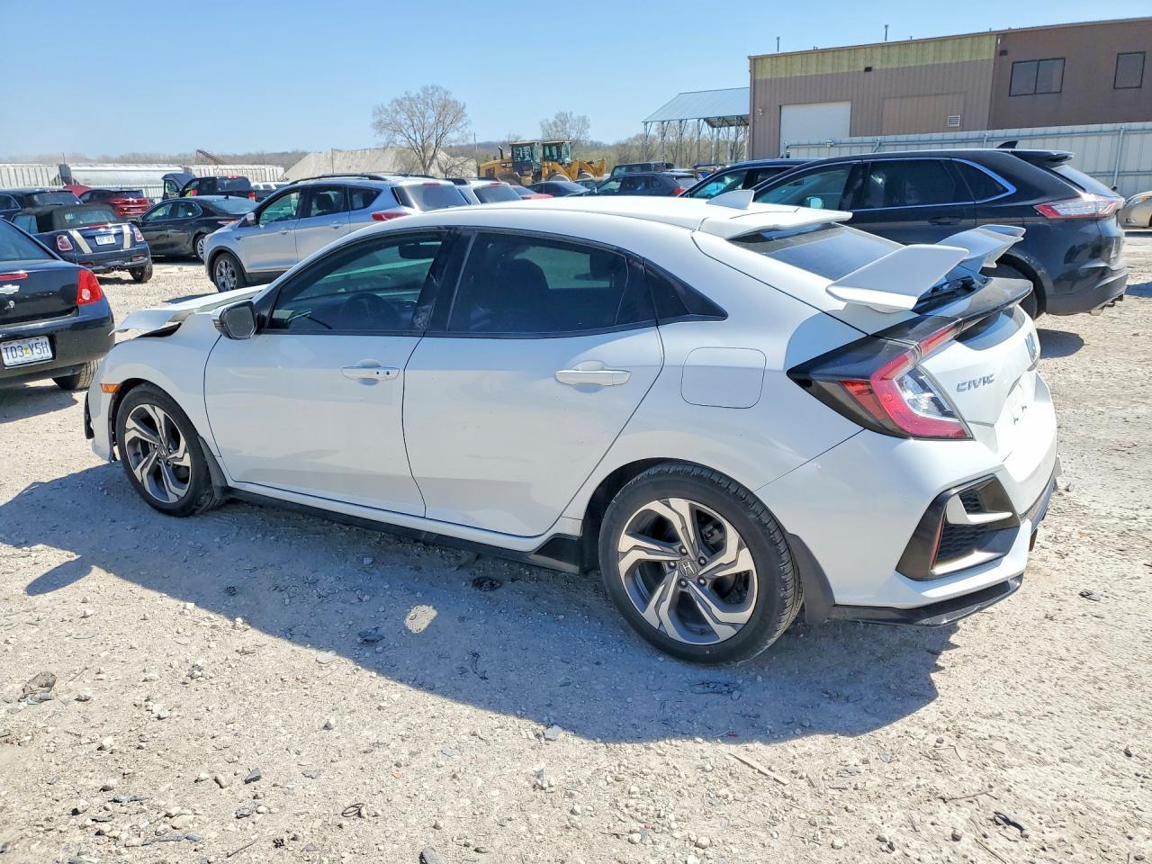 2020 Honda Civic Sport Touring - Фото 2