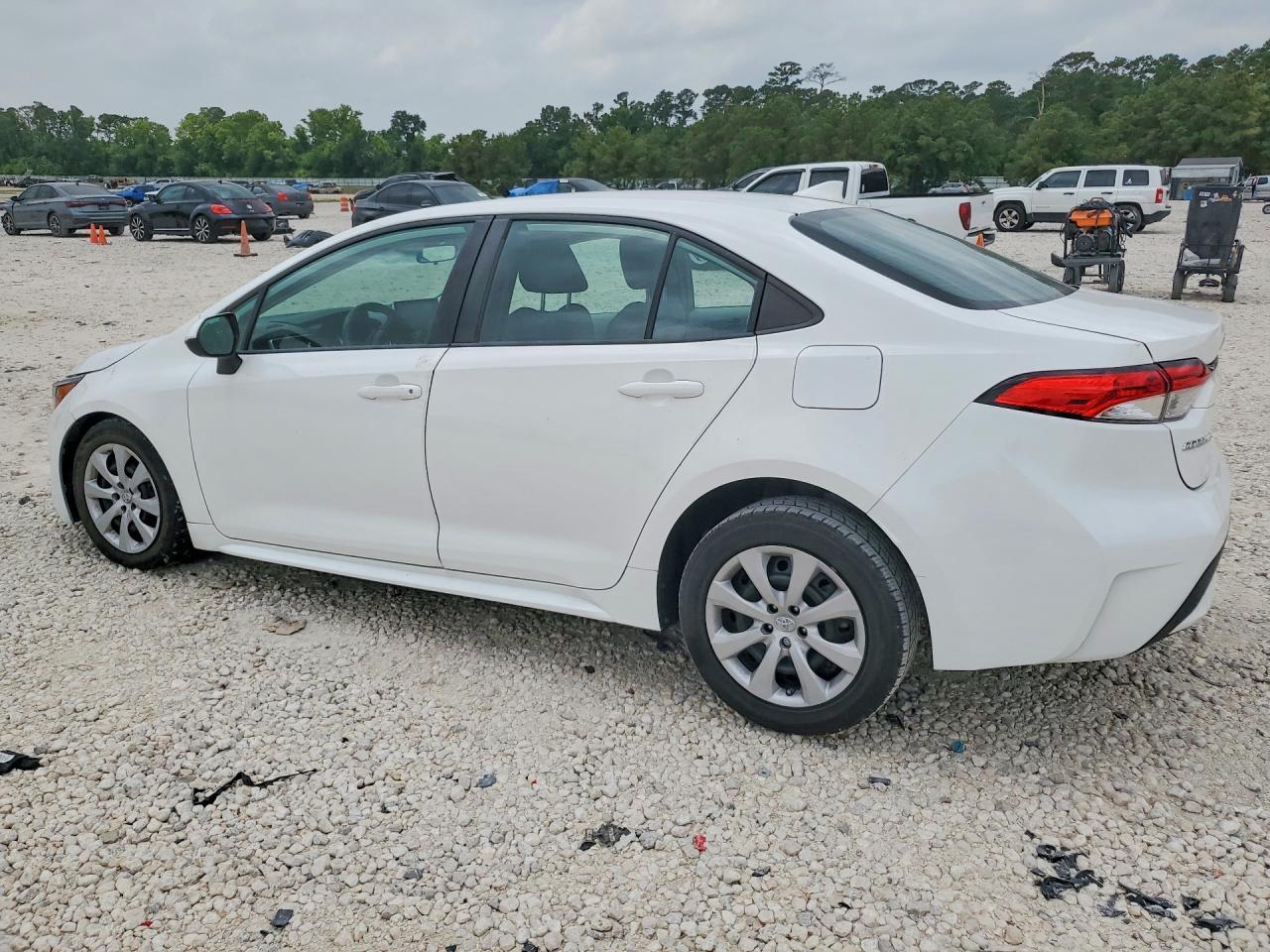 2021 Toyota Corolla Le - Фото 2