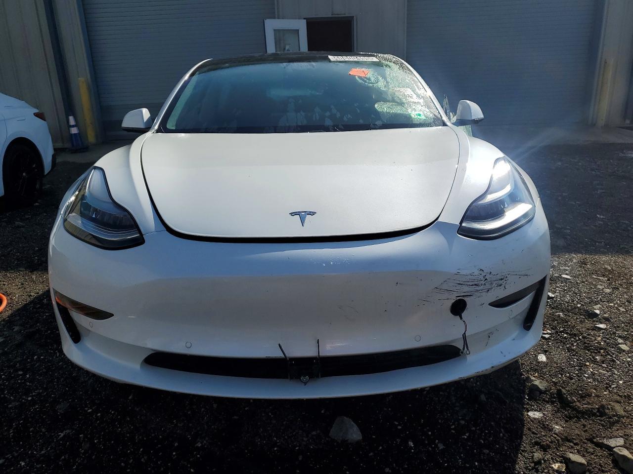 2021 Tesla Model 3 - Фото 5